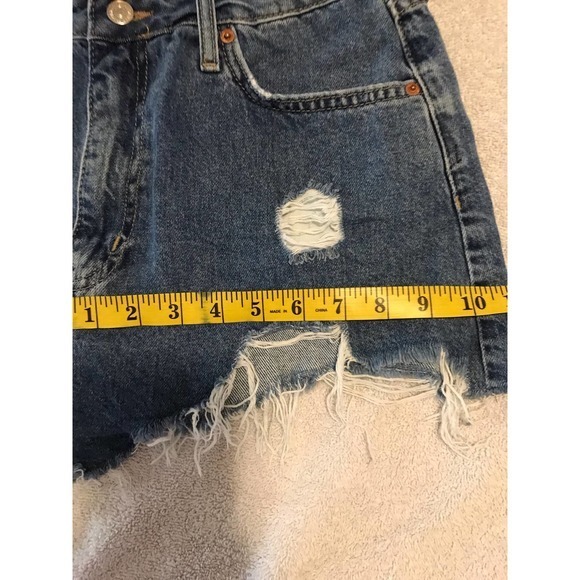 Forever 21 distressed Size 29 denim shorts - Picture 13 of 14